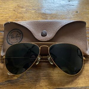 Genuine Vintage RayBan Aviator Sunglasses w/ Case